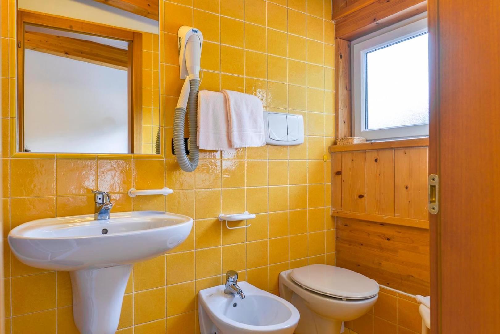 غرفة عائلية بإطلالة على الجبل، HOTEL CHALET PINETA 4/5