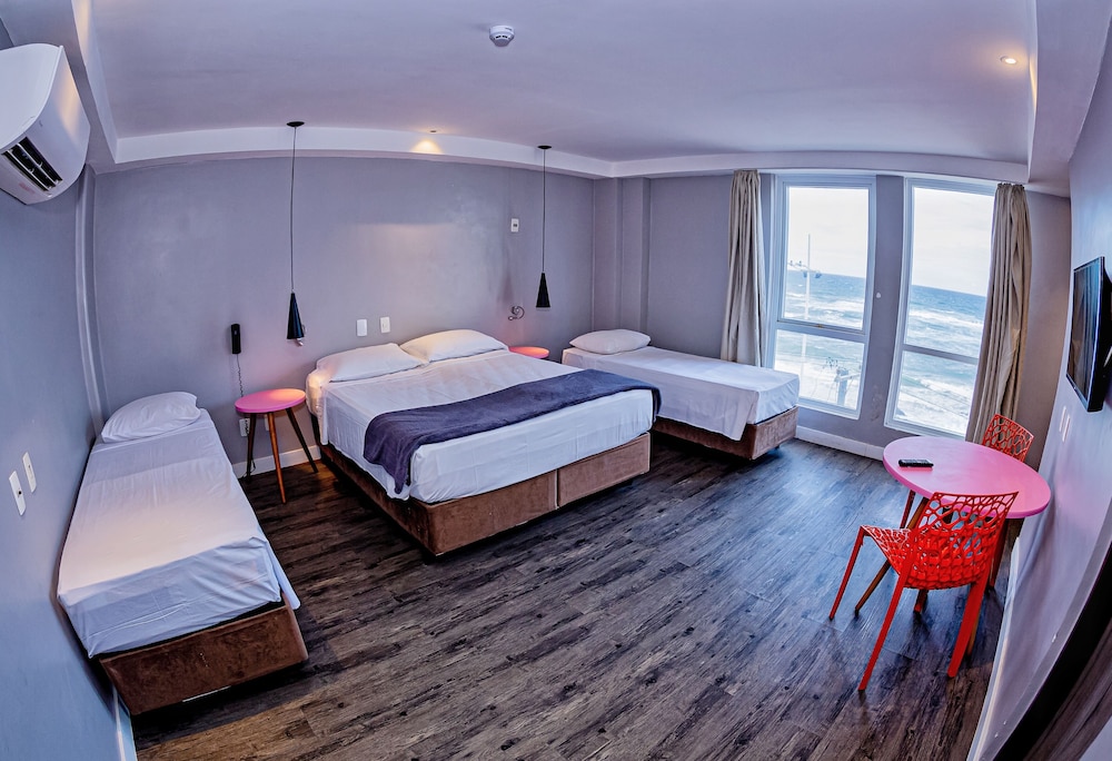 B Hotel 10/50