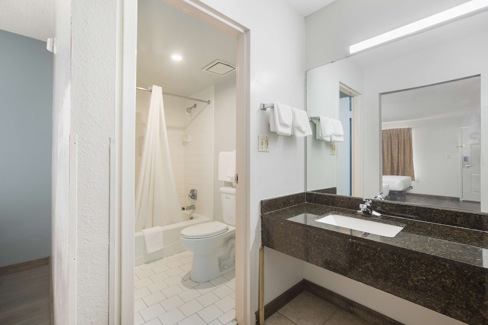 Americas Best Value Inn Suites Stockbridge Atlanta 24/31