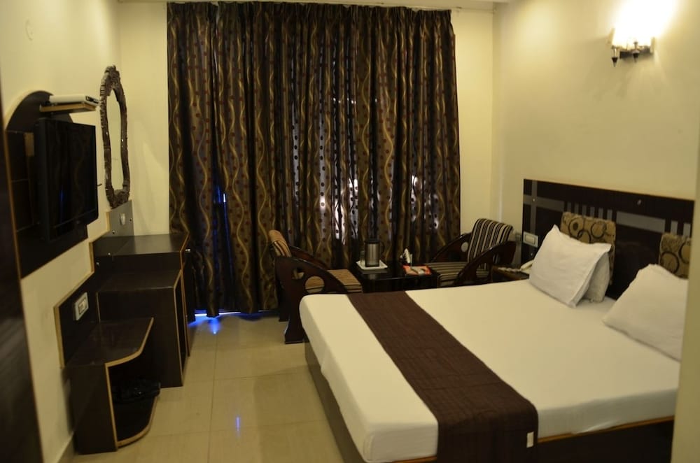 Hotel Citi Heights 9/41