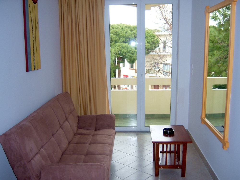 Fantasia Hotel Apartments 23/46