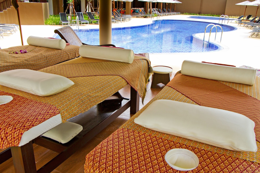 swimming pool spa