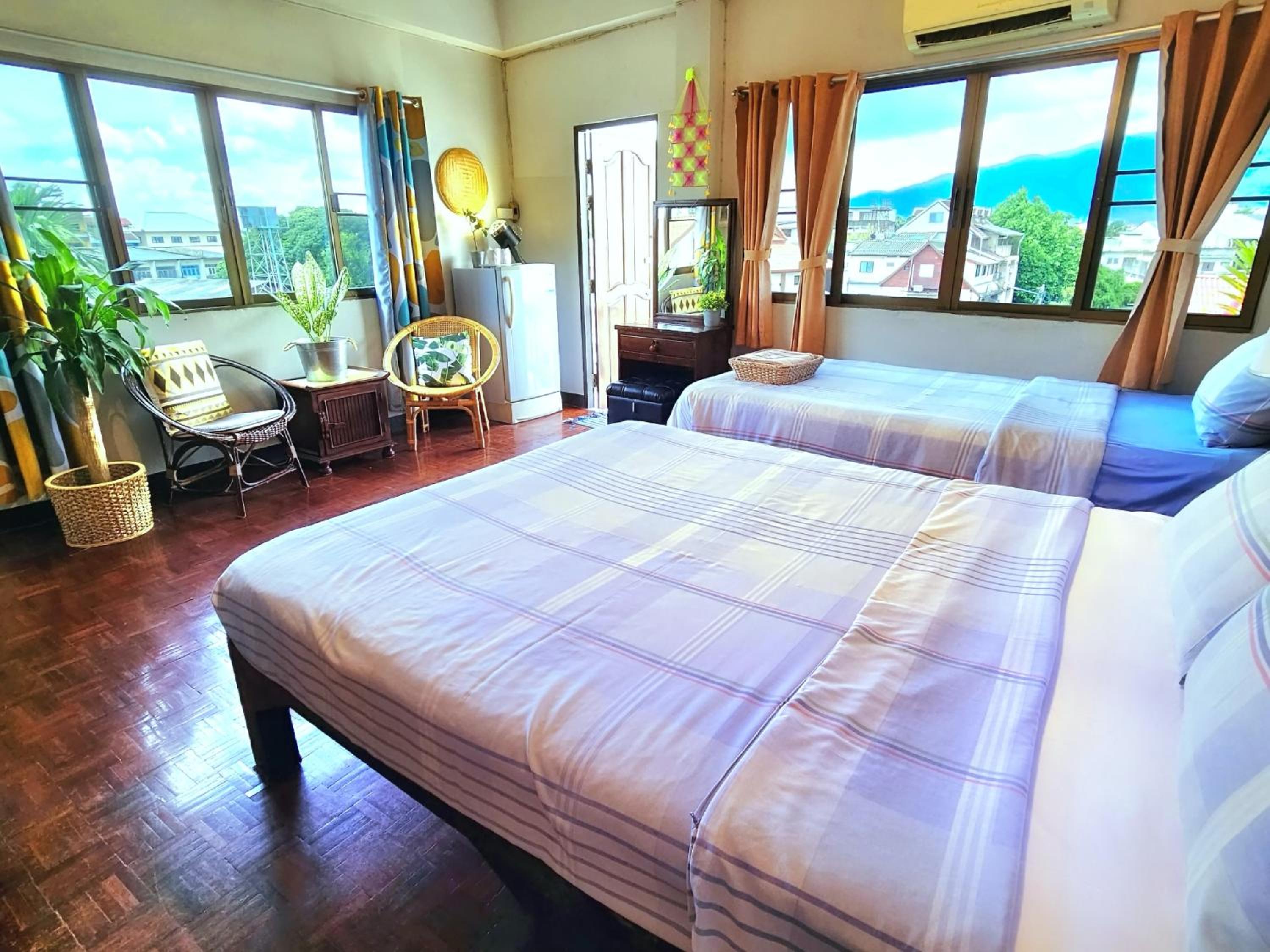 Standard, Twin Beds