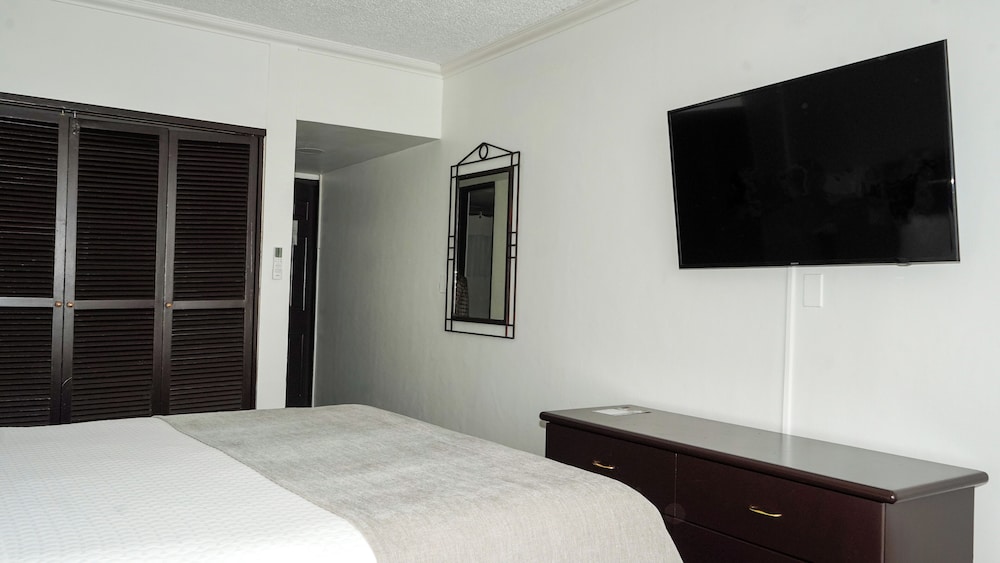 Hotel Plaza Suites 16/50