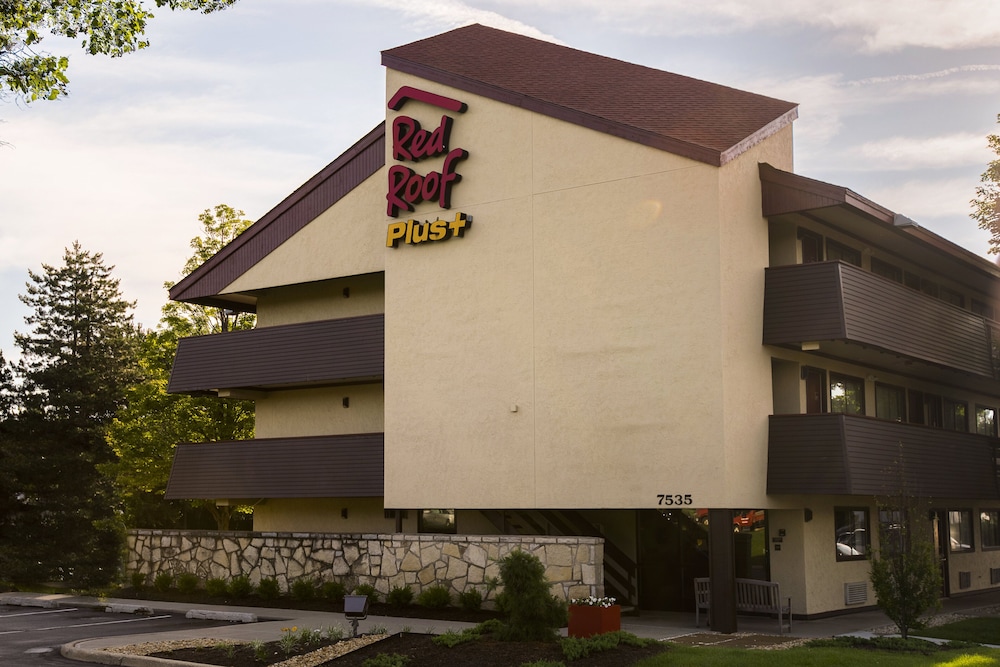 Red Roof Inn Plus Chicago - Willowbrook 1/36