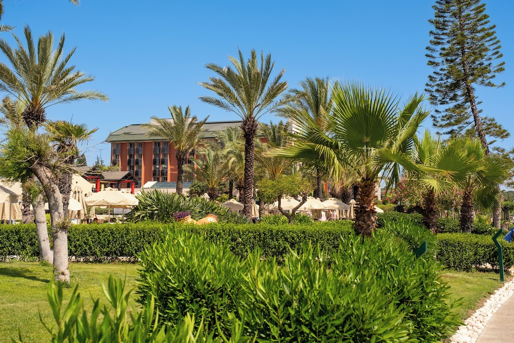 Pegasos Resort 66/74