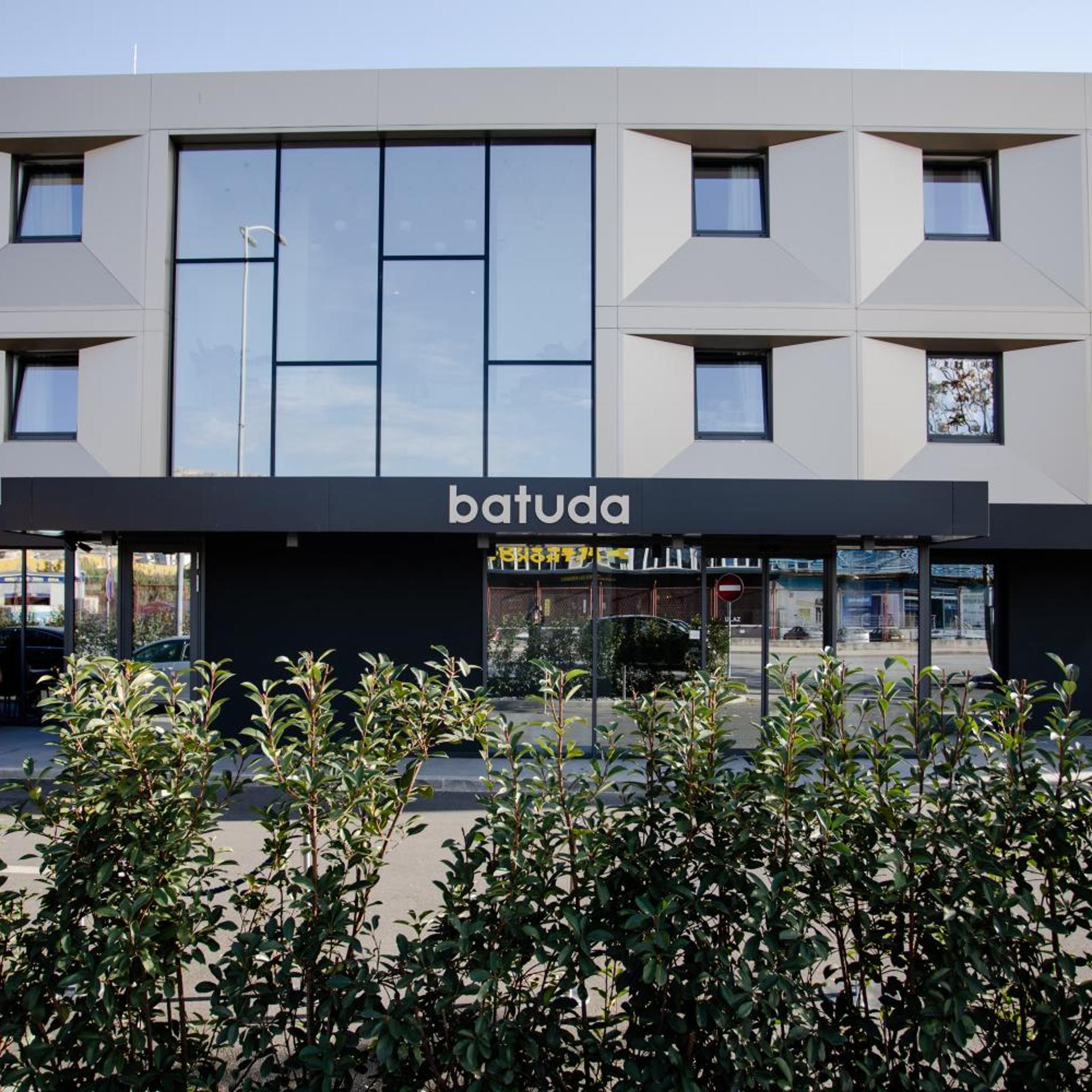 Hotel Batuda 2/50