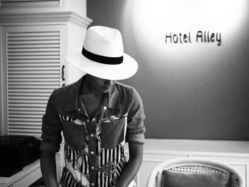 Hotel Alley 25/38