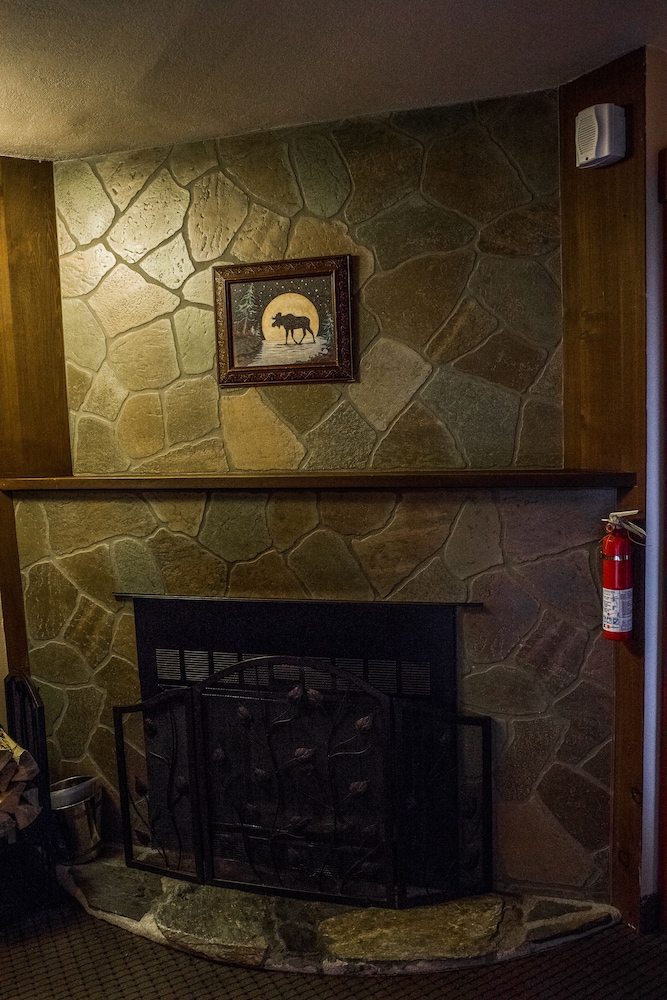 Silver Moon Inn 12/70