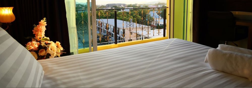 Phuket Chinoinn Hotel 35/65