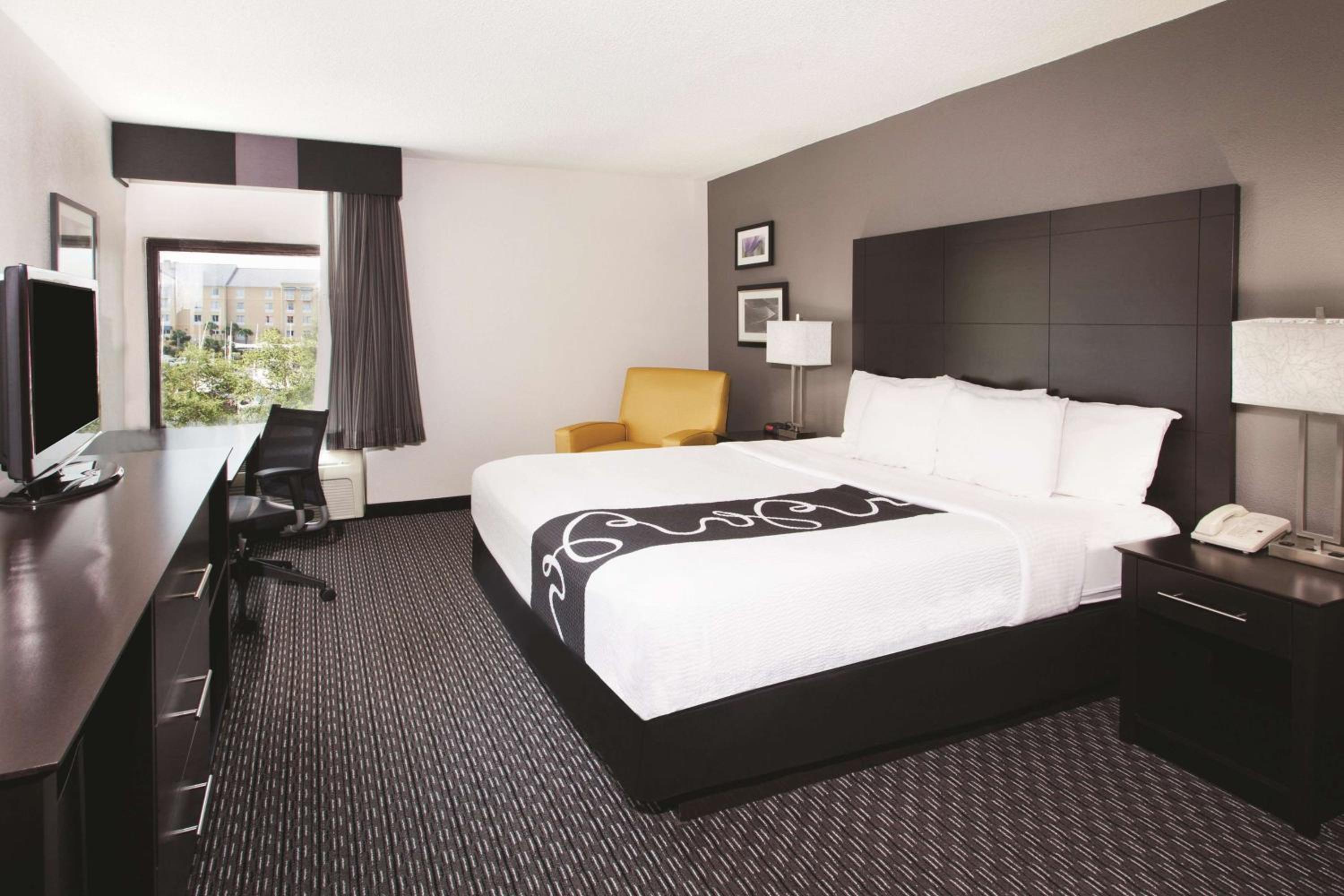 Interior, 1 Bedroom, Suite, King Bed, Sofa