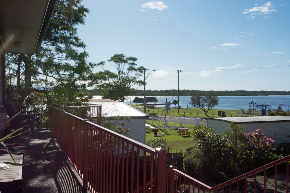 Anchor Bay Motel 4/50