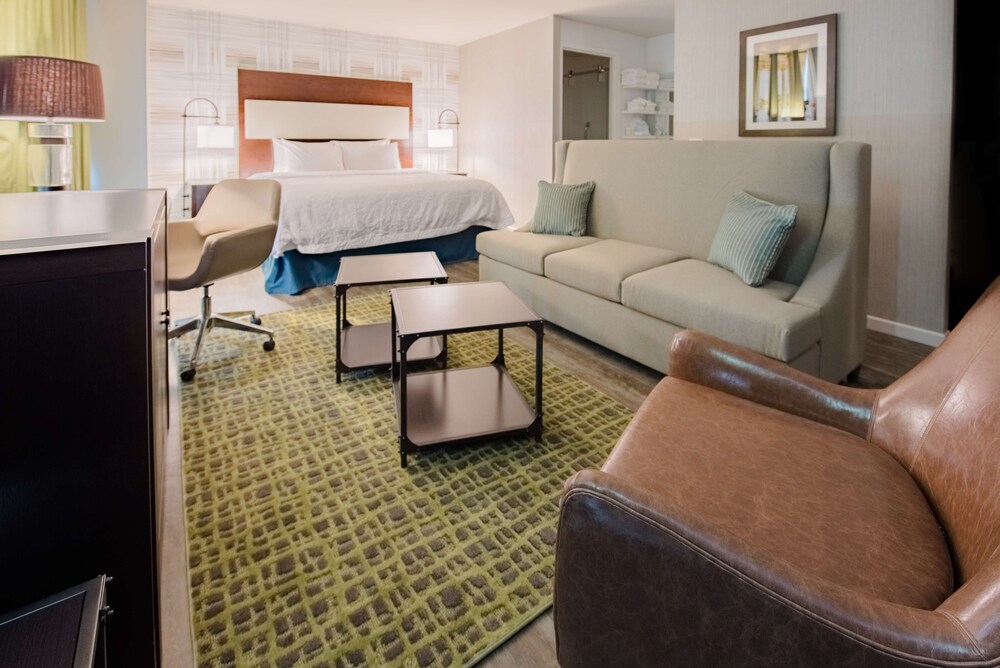 Hampton Inn and Suites Washington DC Navy Yard 41/55