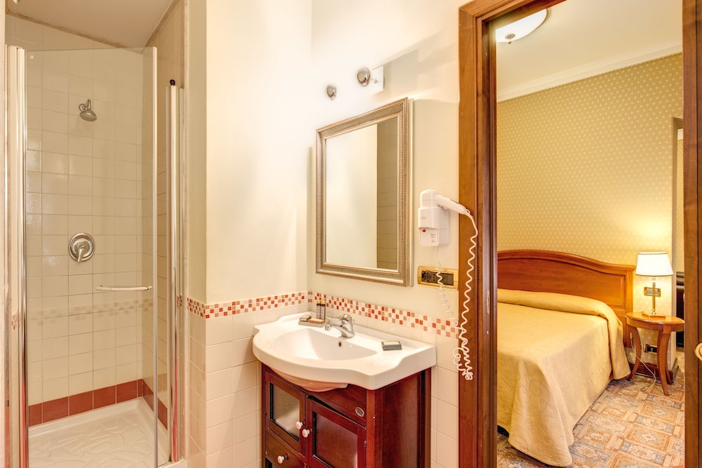 Hotel Oceania 18/63