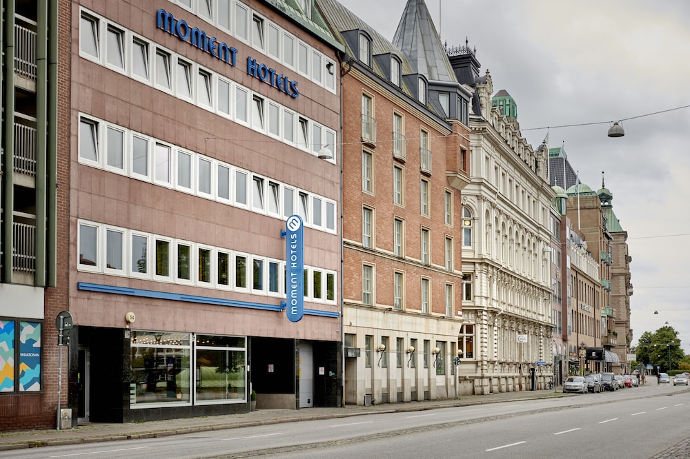 Moment Hotels 53/60