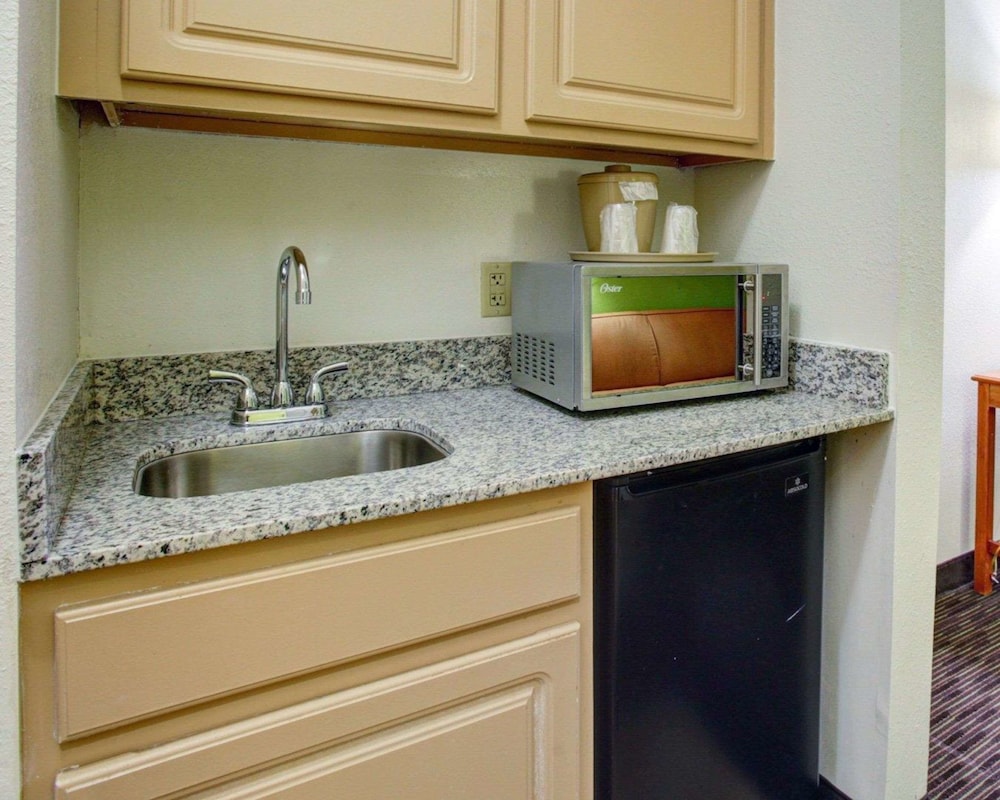 Quality Inn and Suites Austin Airport 46/50
