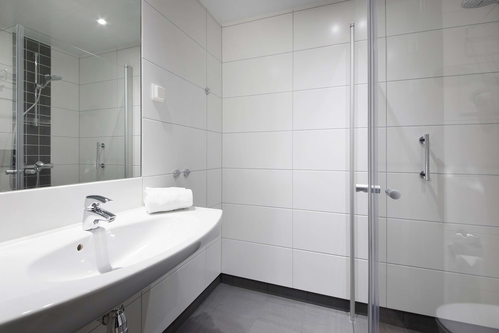 Park Inn By Radisson Oslo Airport Hotel West 72/75