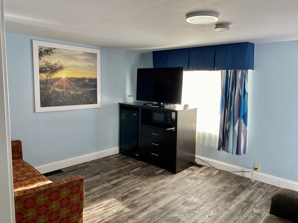 Beacon Inn and Suites 4/40