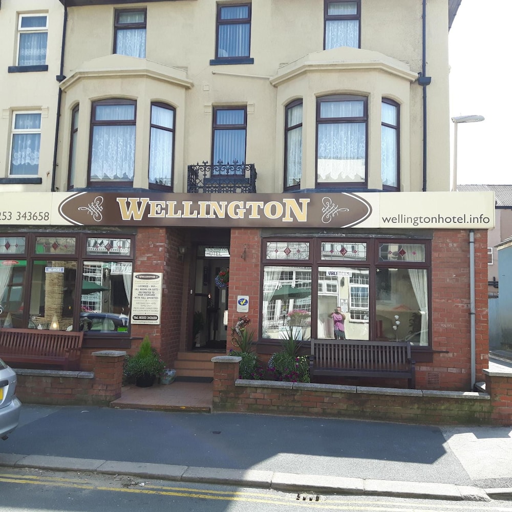 Wellington Hotel 3/50