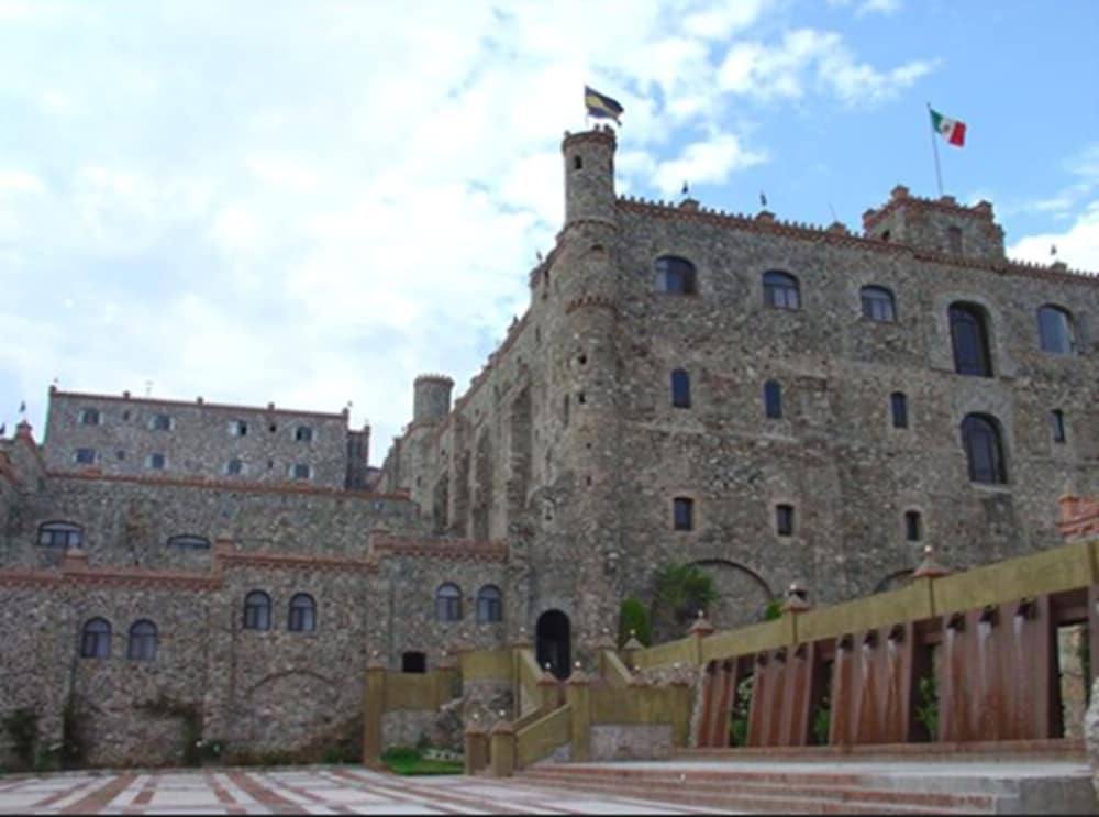 Hotel Castillo Santa Cecilia 4/70