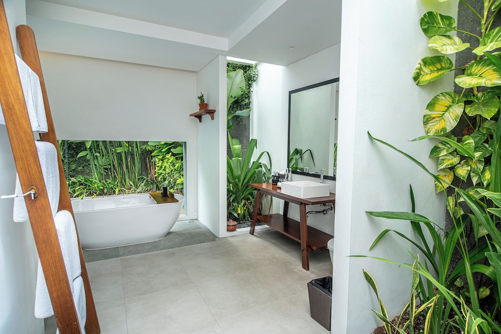 Abia Villa Legian 9/48
