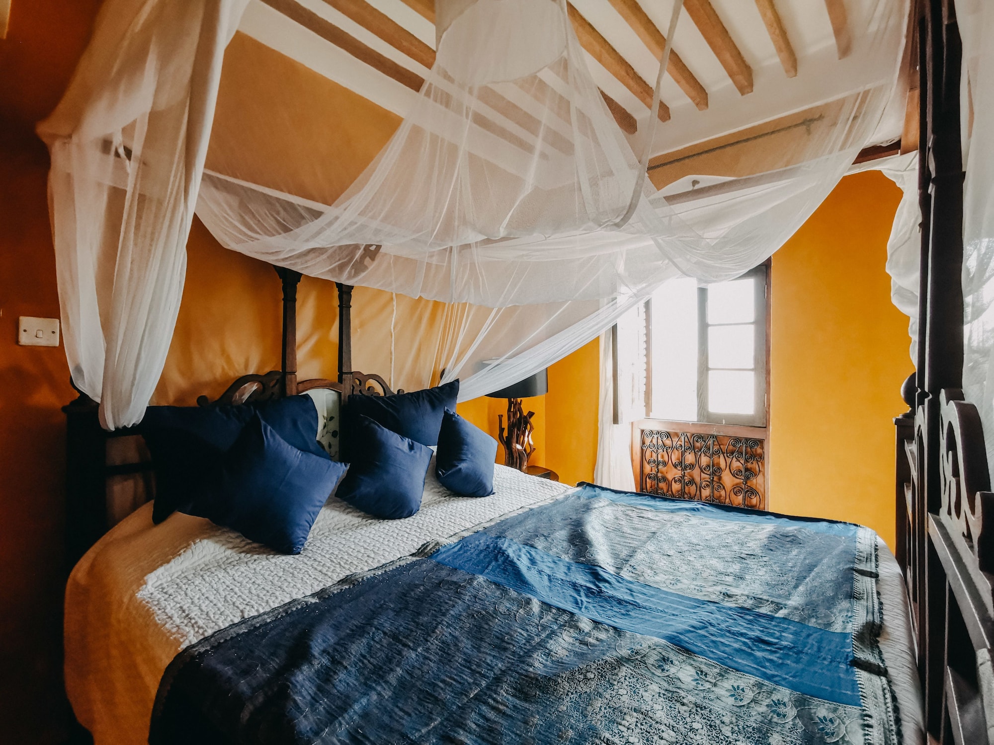 Deluxe, King Bed