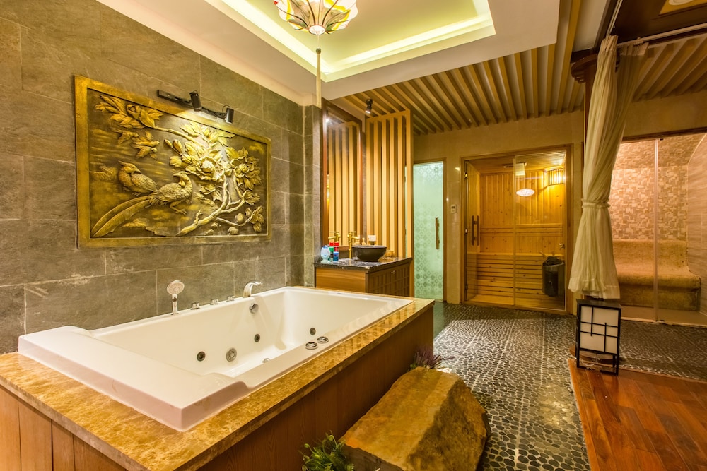 Minh Tam Hotel And Spa 52/54