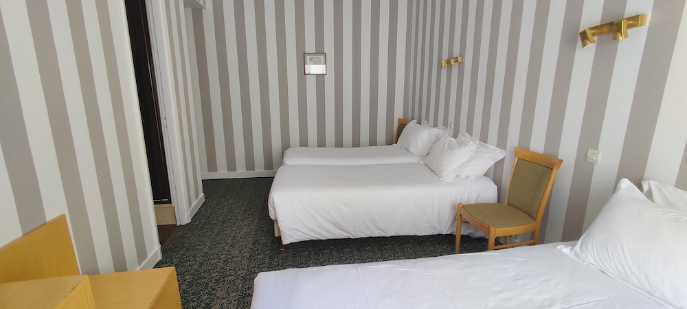 GRAND HOTEL DU HAVRE 24/74