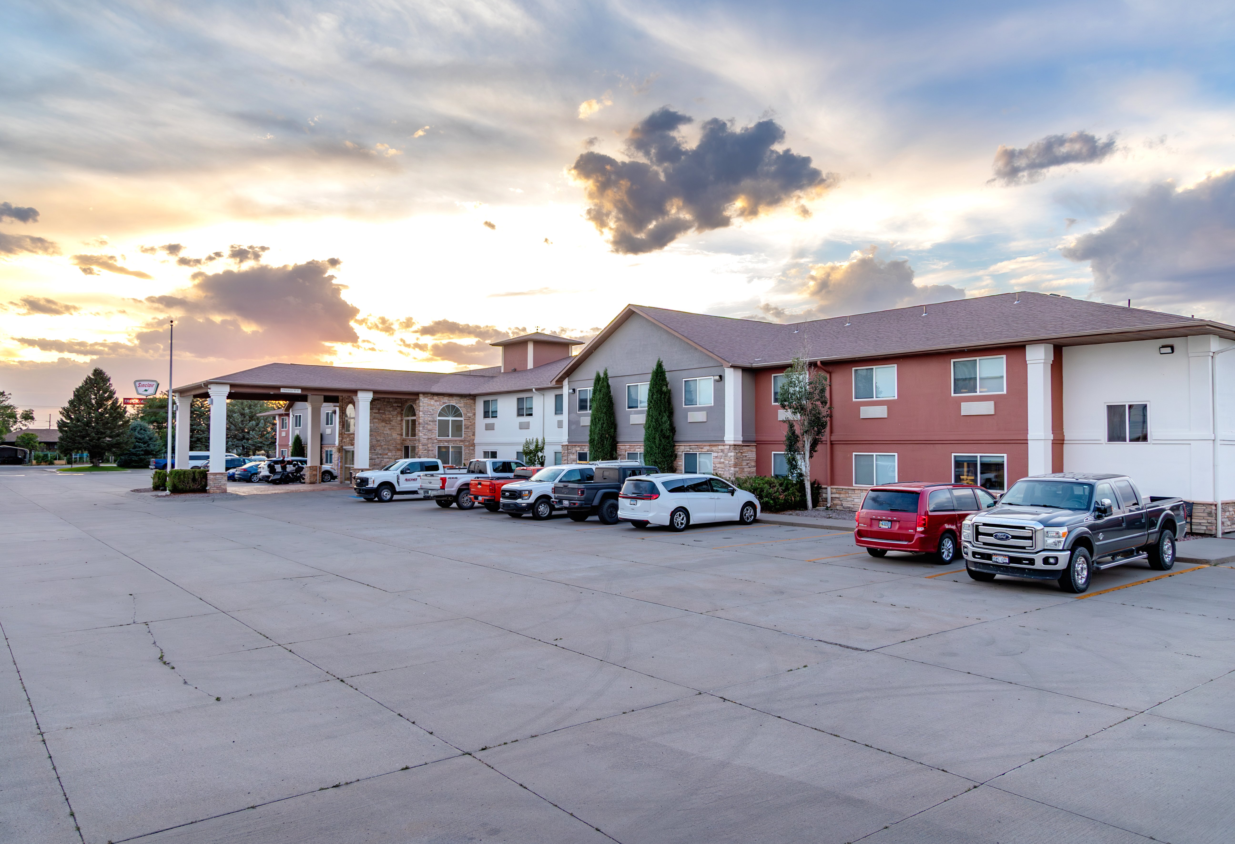 Holiday Inn Express & Suites Torrington 73/78