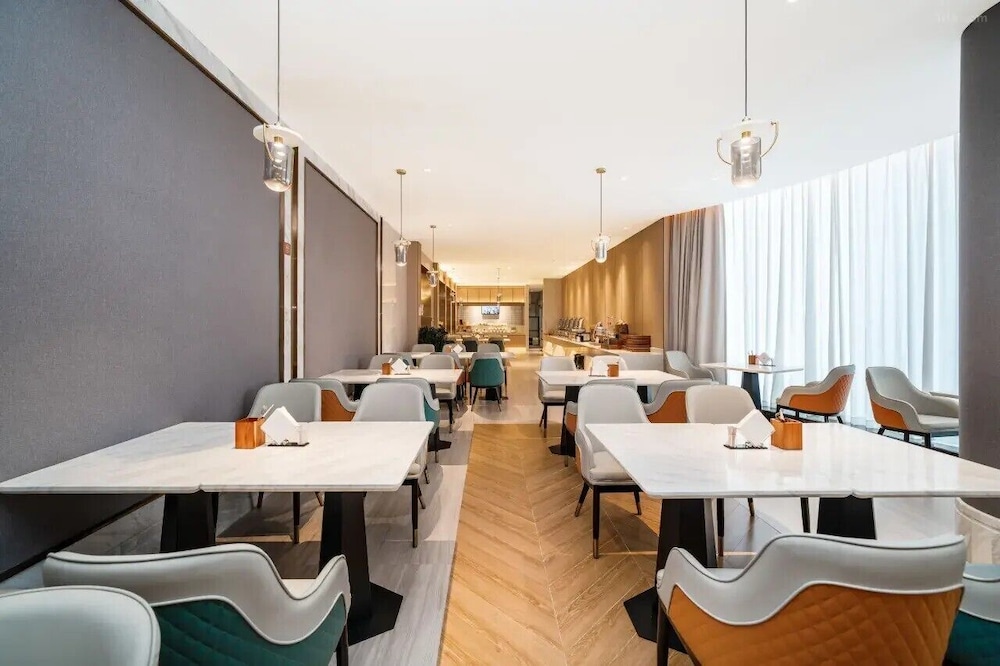 Vienna Hotel (Shenzhen Meilin) 31/36