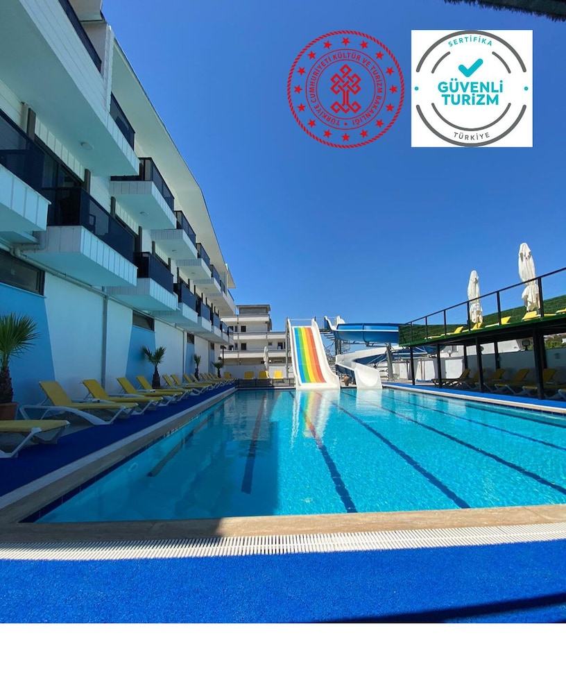 Atas Aqua Otel Avsa 50/51