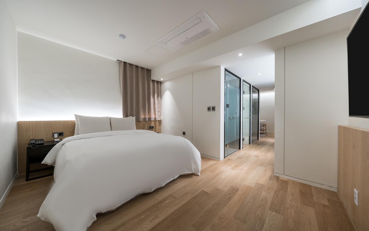 Cf Hotel 18/46