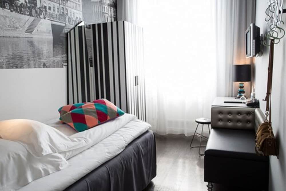 Hotel Flora 18/50