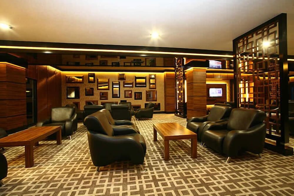 Grand Cali Hotel 25/50