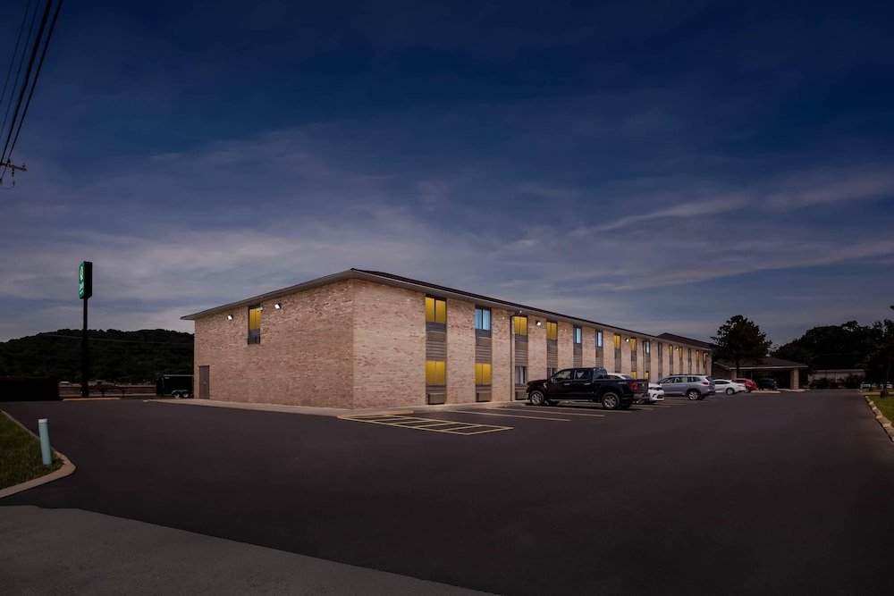 Quality Inn New Martinsville, WV 4/65