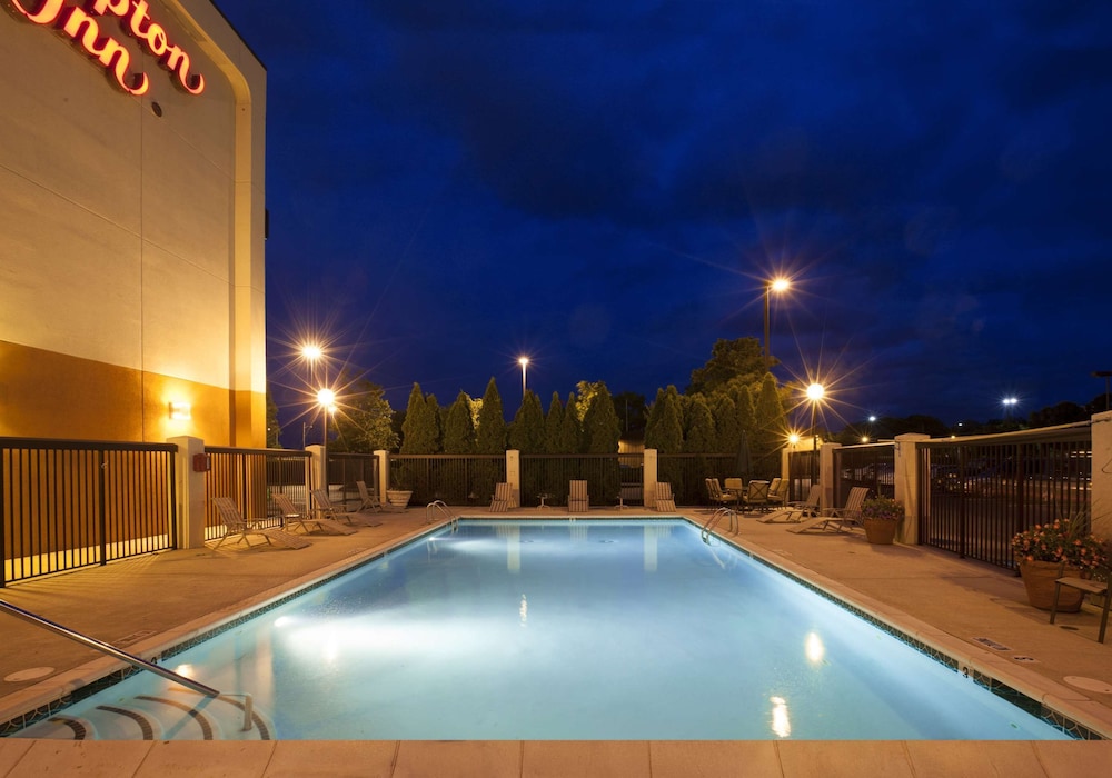 Hampton Inn Pennsville 4/48