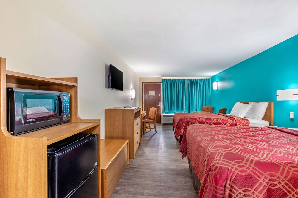 Econo Lodge Kosciusko MS 7/25