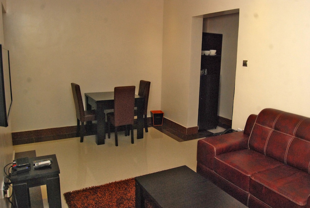 Grandbee Apartment And Residence 14/21