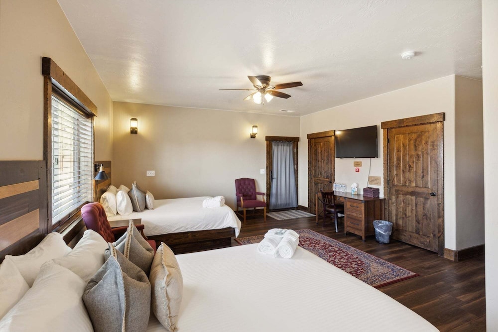 Zion Cliff Lodge 17/50