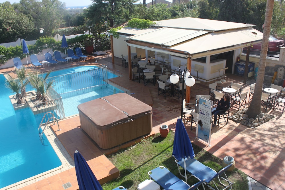 SUNNY SUITES 14/51