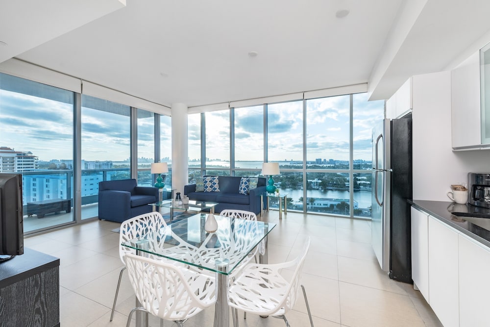 Churchill Suites Monte Carlo Miami Beach 54/76