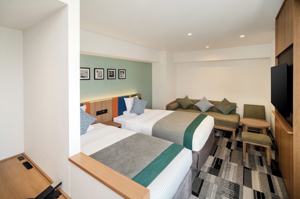 Superior, Triple, Twin Beds, Murphy Bed