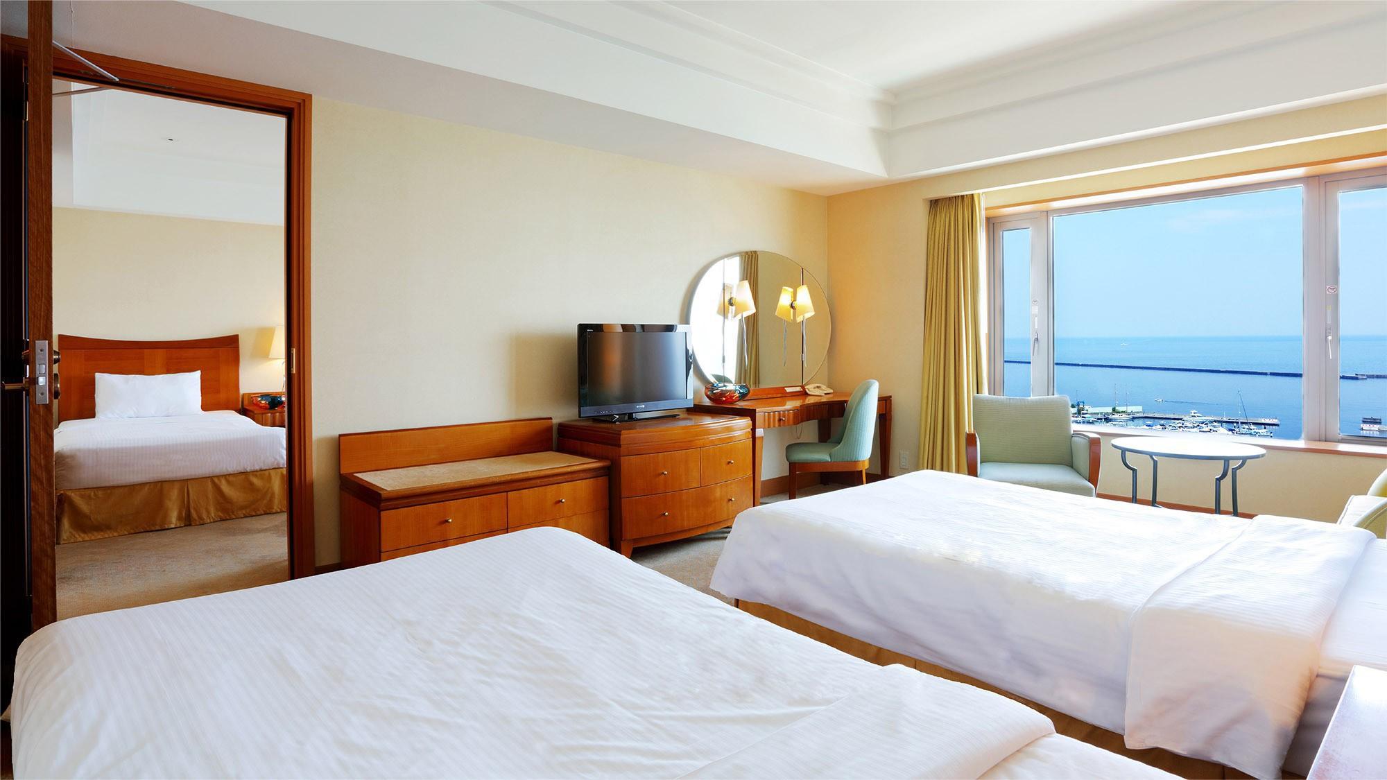 Connecting, Ocean, Superior, Quadruple, Twin Beds, Ocean View
