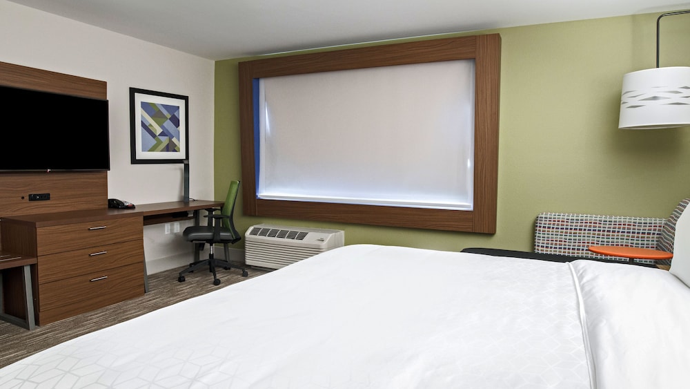 Holiday Inn Express Hillsville 13/47