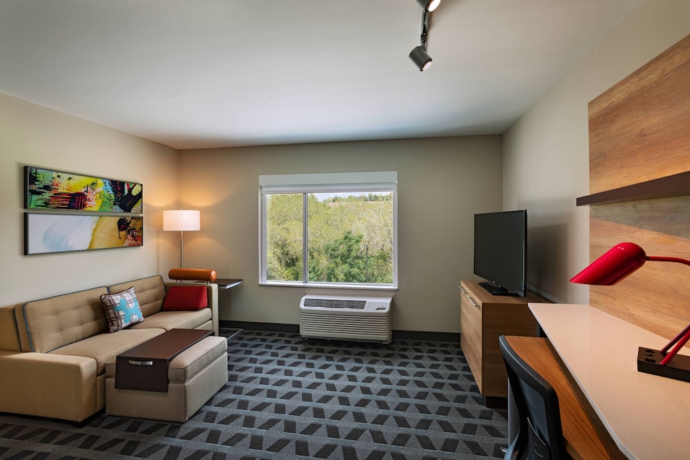 TownePlace Suites by Marriott San Antonio Northwest at The RIM 26/38