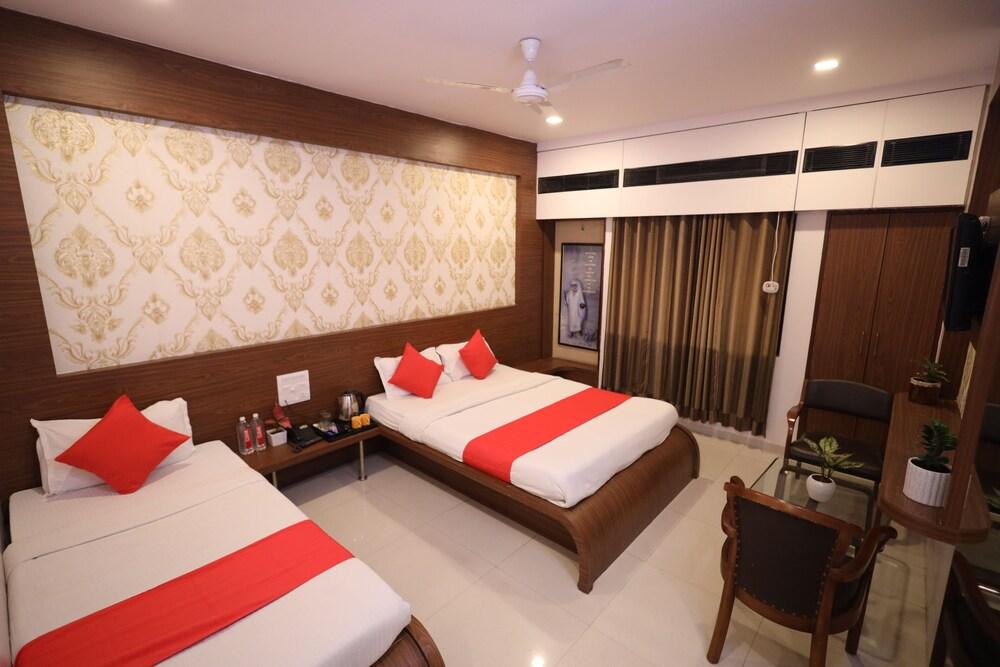 Oyo 4445 Hotel Saishri 26/63
