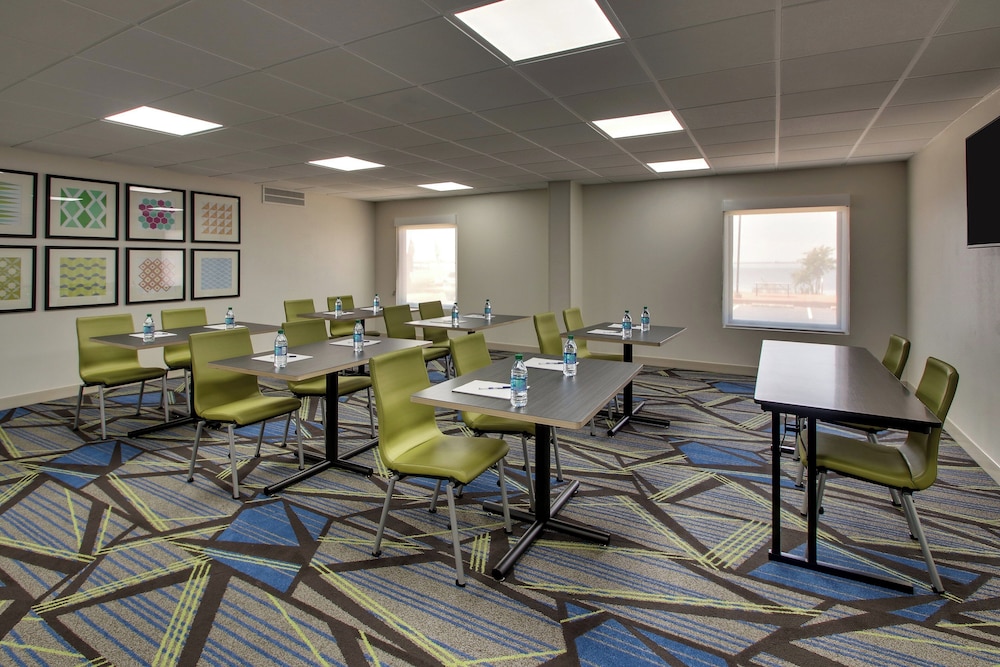 Holiday Inn Express Atlantic City W Pleasantville Ex Comfort Inn Suites West Atlantic City 57/70