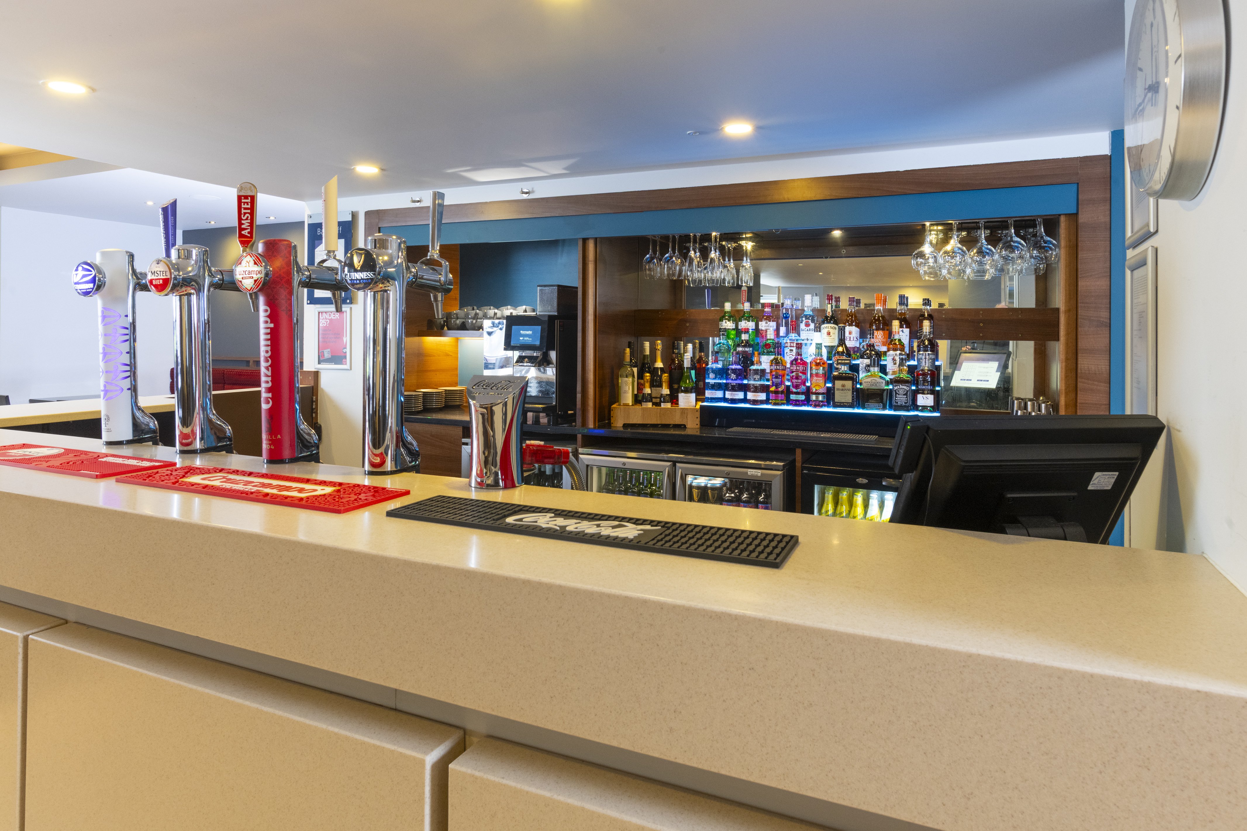Holiday Inn Express Warwick Stratford Upon Avon 13/34