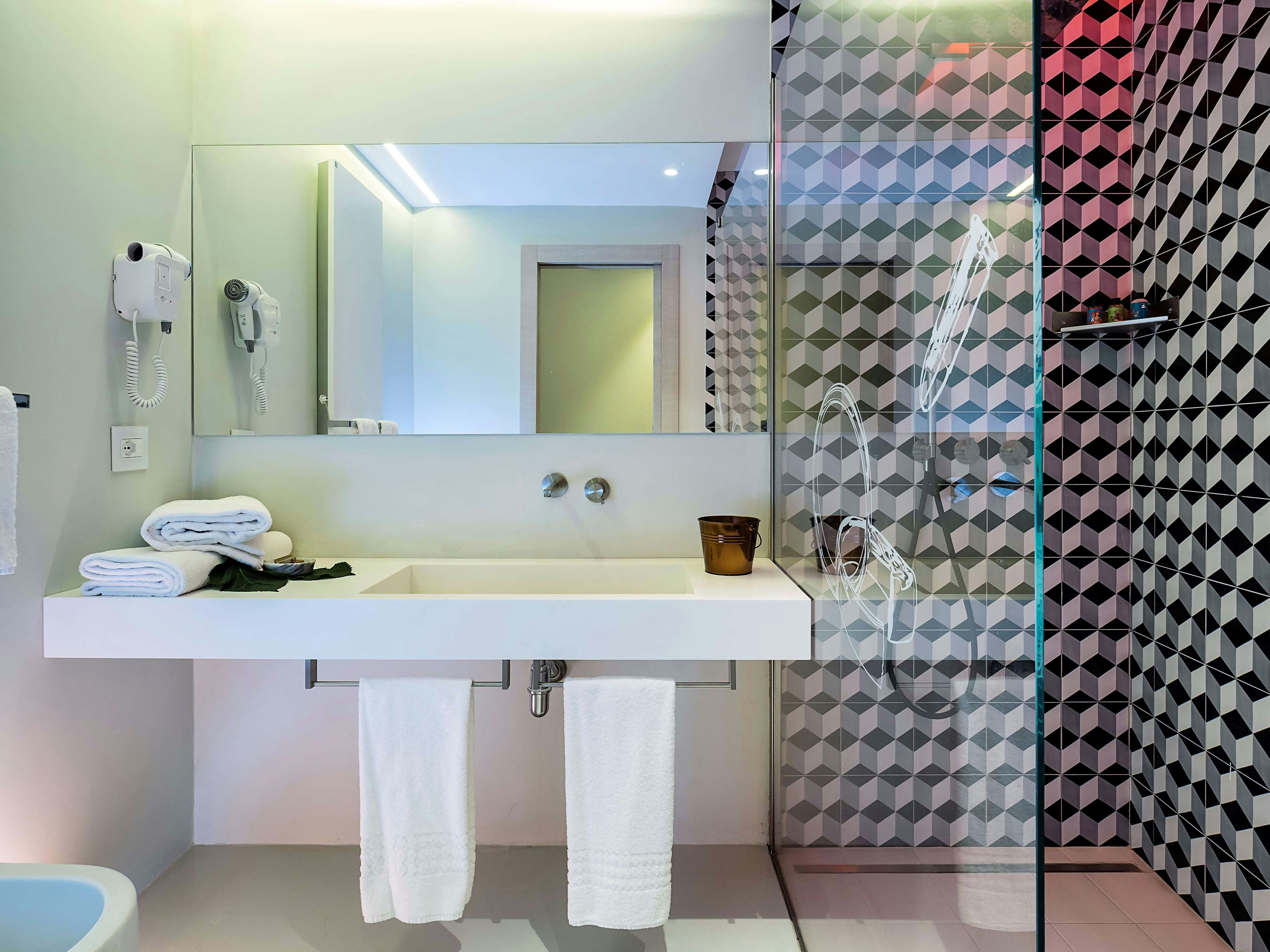 DUOMO SUITES & SPA 48/50
