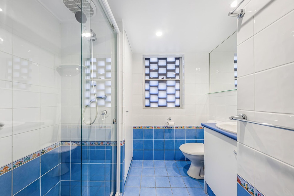 ELOUERA TOWER BEACHFRONT APARTMENTS 5/69